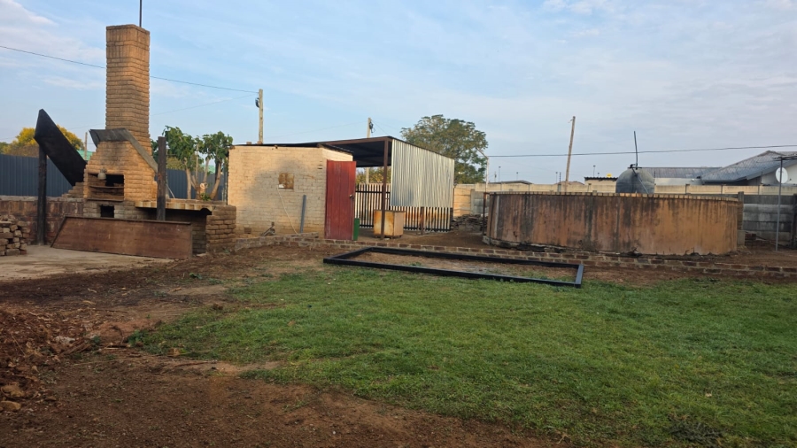 To Let 3 Bedroom Property for Rent in Wilkoppies North West